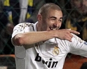 Video: Pha bỏ lỡ tệ hại của Karim Benzema (Real Madrid) v APOEL