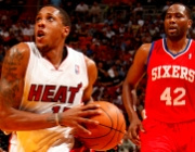 Video NBA: LeBron James tỏa sáng giúp Miami Heat vượt qua Philadelphia 76ers