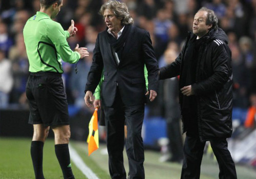 Benfica đồng ý với Milan: UEFA thiên vị trắng trợn!
