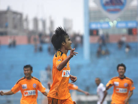 Ngôi đầu đổi chủ, Hoàng Anh Gia Lai tiếp đà chiến thắng?