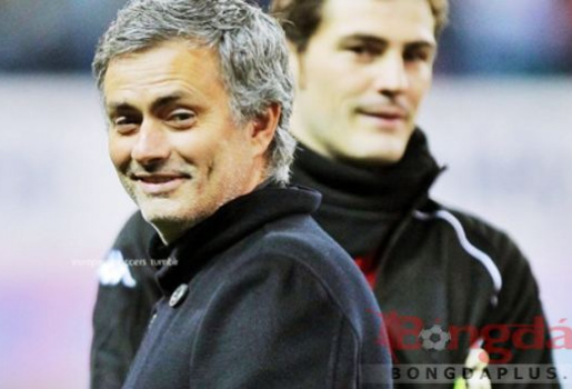 Sốc: Phái đoàn Jose Mourinho hưởng 30 triệu euro mỗi mùa