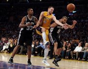 Video NBA 18/4: San Antonio Spurs đại thắng L.A. Lakers ngay trên sân khách