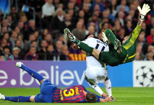 Pique đã chính thức xuất viện