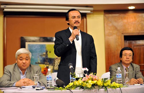 Bóng Đá Việt Nam: Các ông bầu “lãnh đạo” bóng đá