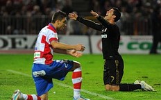 Video La Liga: Chiến thắng cực kỳ may mắn của Real trước Granada