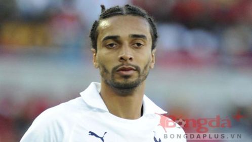 Assou-Ekotto tính bài chuồn khỏi Tottenham