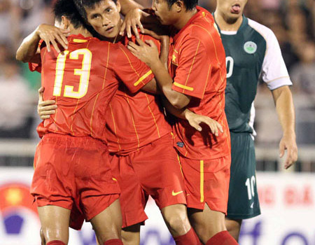 Bóng đá Việt Nam số 1 Đông Nam Á, hơn Thái Lan 44 bậc