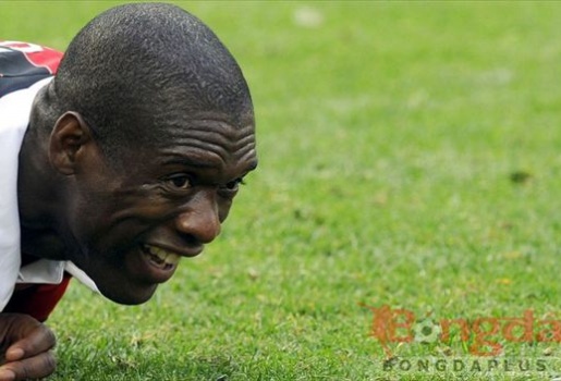Chia tay Milan, Seedorf sang Brazil “dưỡng già”