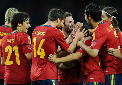 Chưa cần Barca, Tây Ban Nha vẫn đá như Barca