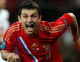 Video EURO 2012: Dzagoev đánh đầu tung lưới Ba Lan mở tỉ số cho  tuyển Nga