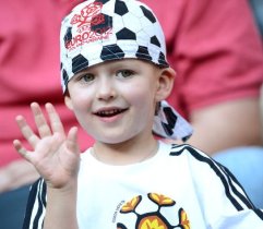 Ngắm những thiên thần nhỏ đáng yêu của EURO 2012