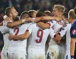 Video: Iceland quần nát hàng thủ Latvia bằng 3 bàn thắng