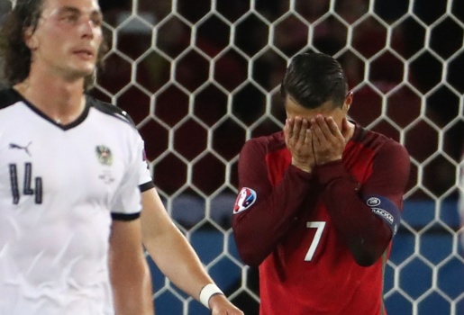 Video: Bồ Đào Nha 0-0 Áo (Vòng bảng EURO)