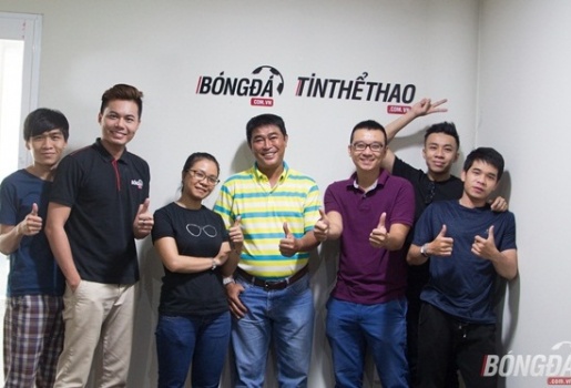 Văn phòng BongDa.com.vn đón cựu danh thủ Trần Minh Chiến mùa EURO