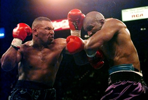 Top 10 cú ra đòn đầy tiểu nhân ở MMA và quyền anh