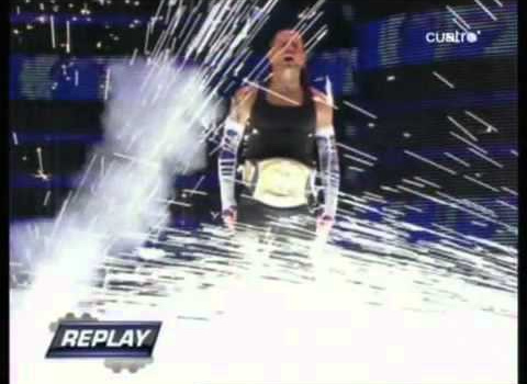 Video Jeff Hardy gặp tai nạn kinh hoàng ở Smack Down