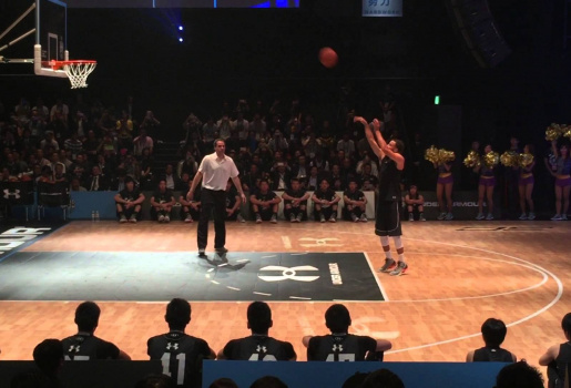 Video Stephen Curry truyền bí kíp dẫn bóng, thả rổ và ném 3 điểm