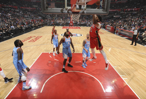 Anthony Davis hành hạ LA Clippers