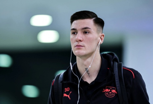 Benjamin Sesko nghiêng về Manchester United bất chấp giá cao từ Newcastle
