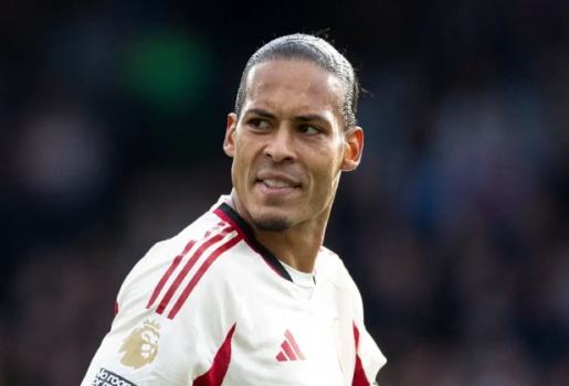 Liverpool đối mặt thử thách: Van Dijk kêu gọi thay đổi khẩn cấp