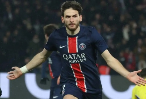 PSG toan tính với Kvaratskhelia, Barcelona đặt niềm tin vào Pedri và De Jong