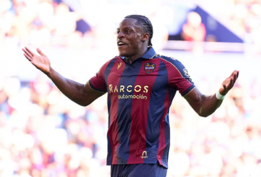 Arsenal chiếm lợi thế trước Barcelona trong cuộc đua giành sao trẻ Eyong