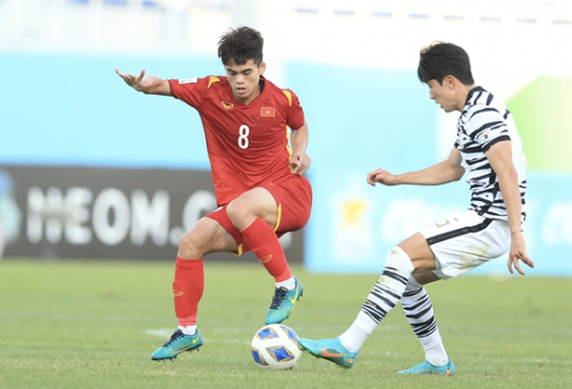 Khuất Văn Khang thắp sáng U23 Việt Nam trong thời điểm khó khăn