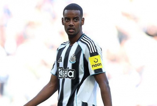 Liverpool tạm dừng thương vụ Isak sau khi Newcastle từ chối 110 triệu bảng