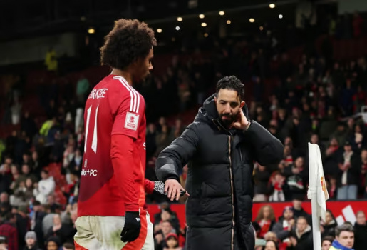 3 lý do Man United nên bán Zirkzee tháng Giêng