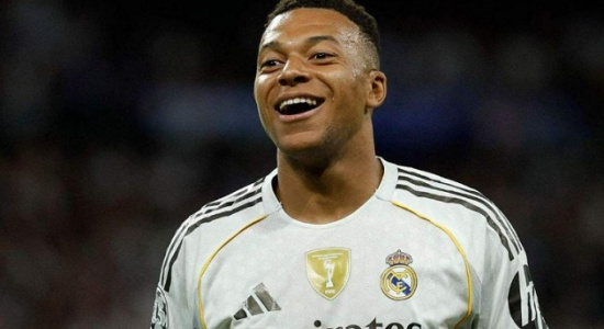 Mbappe, Trent lĩnh xướng sơ đồ 4-4-2 đấu Benfica
