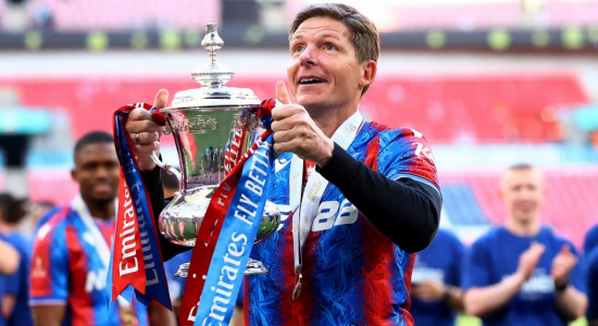 Glasner từ người hùng hóa tội đồ tại Crystal Palace