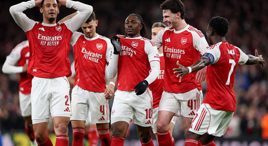 Thắng Leverkusen, Arsenal vô tình dọn đường C1 cho Liverpool