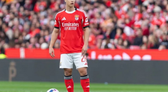 Vì sao Man Utd xem giò Samuel Dahl đến mười lần?