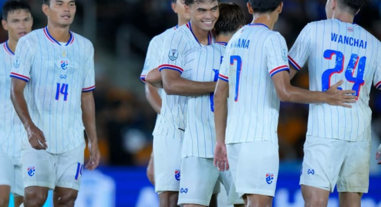 Vào bán kết, Thái Lan tiễn Philippines khỏi ASEAN Cup 2026