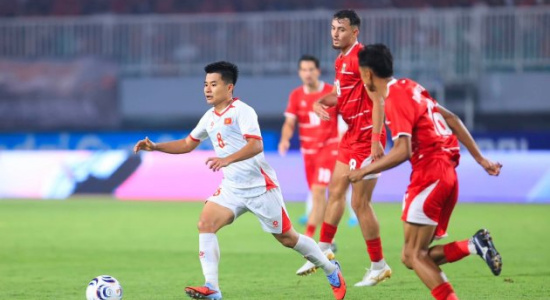 Chiến binh thầm lặng Lê Phạm Thành Long của ĐT Việt Nam