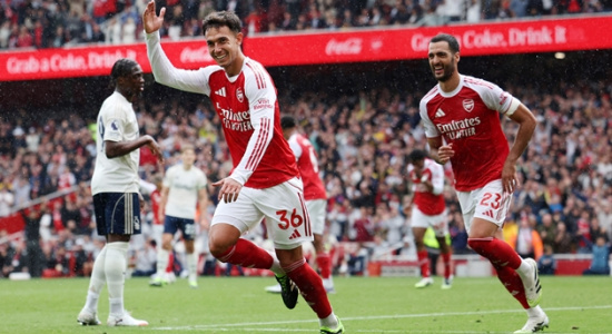 Nottingham Forest 0-1 Arsenal: Madueke lên tiếng, Pháo thủ thắng nhọc nhằn