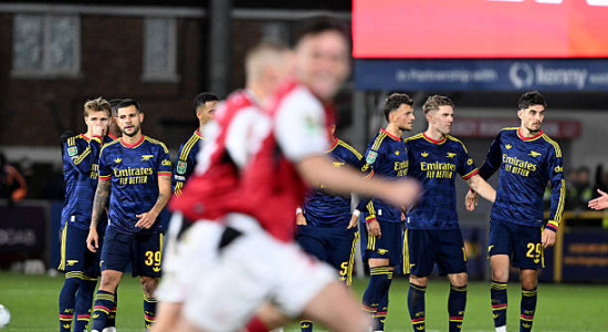 Arsenal đã bị Fleetwood Town quật ngã như thế nào?