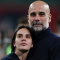 Pep Guardiola ôm con gái giữa tin đồn chia tay Man City