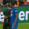 Bị fan Liverpool la ó, Henderson còn tranh cãi với Van Dijk