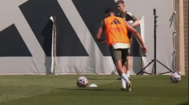 Trent Alexander-Arnold tỏa sáng trong buổi tập đầu tiên tại Real Madrid