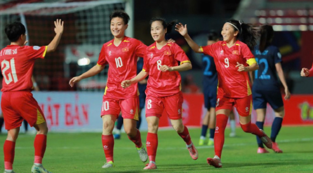 HLV Mai Đức Chung tiếc nuối sau chiến thắng đậm tuyển nữ Việt Nam