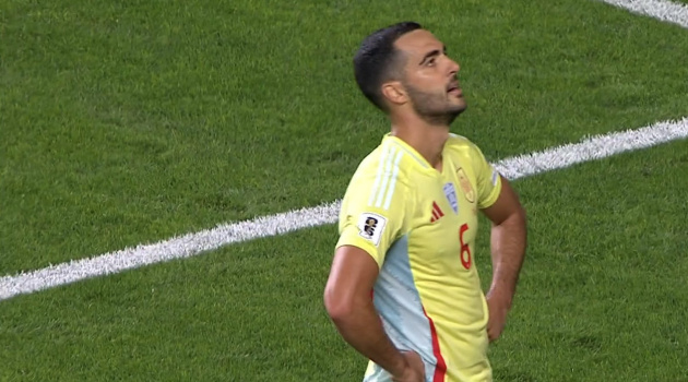 Merino lập hat-trick, De la Fuente đòi sự công nhận cho học trò