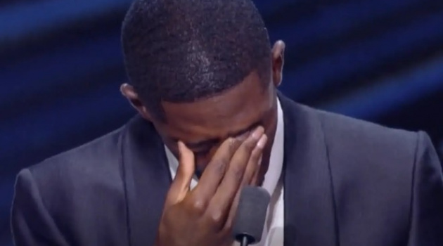 Dembele bật khóc khi giành Quả bóng Vàng đầu tiên trong sự nghiệp