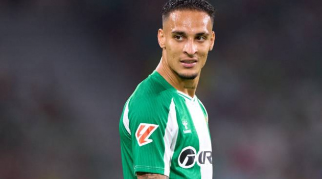 Antony lập công phút cuối, Betis thoát thua trước Nottingham Forest