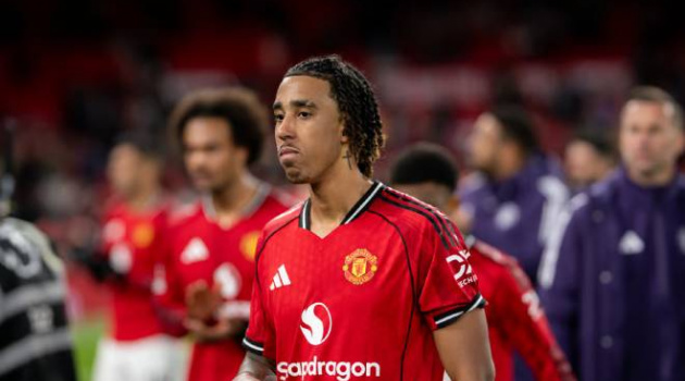 Leny Yoro: Từ tân binh bị nghi ngờ đến trụ cột mới của Man Utd
