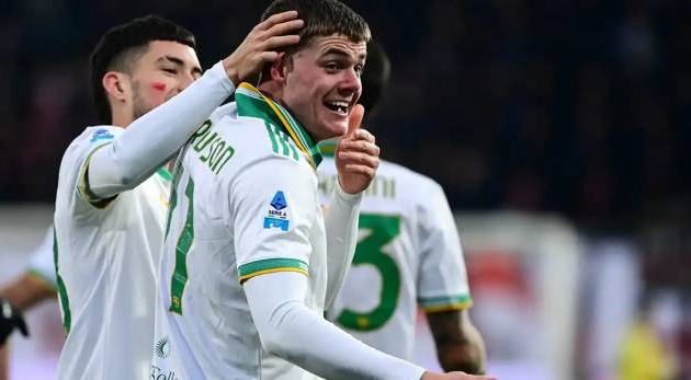 Ferguson lập công đầu tiên, AS Roma vươn lên dẫn đầu Serie A