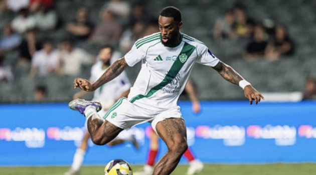 Cú húc đầu trong hộp đêm khiến Ivan Toney lao đao