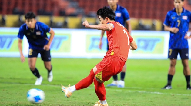 Nguyễn Đình Bắc trưởng thành vượt bậc, sẵn sàng cân nhắc xuất ngoại