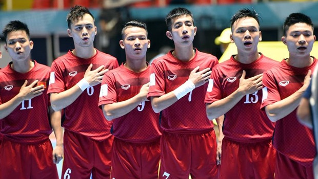 Tuyển thủ Futsal Việt Nam khen vợ trên trang chủ FIFA
