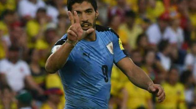 Luis Suarez san bằng kỉ lục của Hernan Crespo